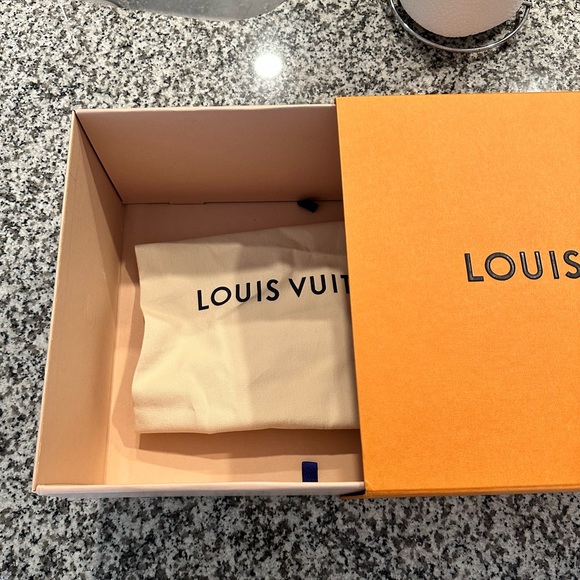 Men’s Louis Vuitton Shoe Box & Dust Bag - Picture 3 of 6
